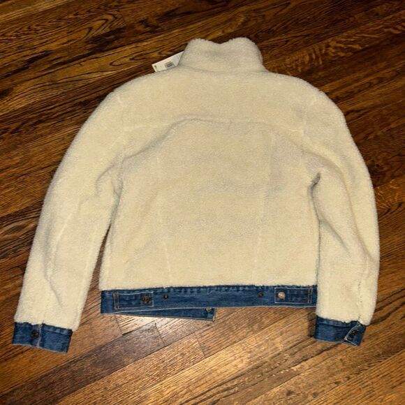 New Levi's Premium Ex-Boyfriend Pieced Cream Sherpa & Denim Trucker Jean Jacket - Picture 6 of 7
